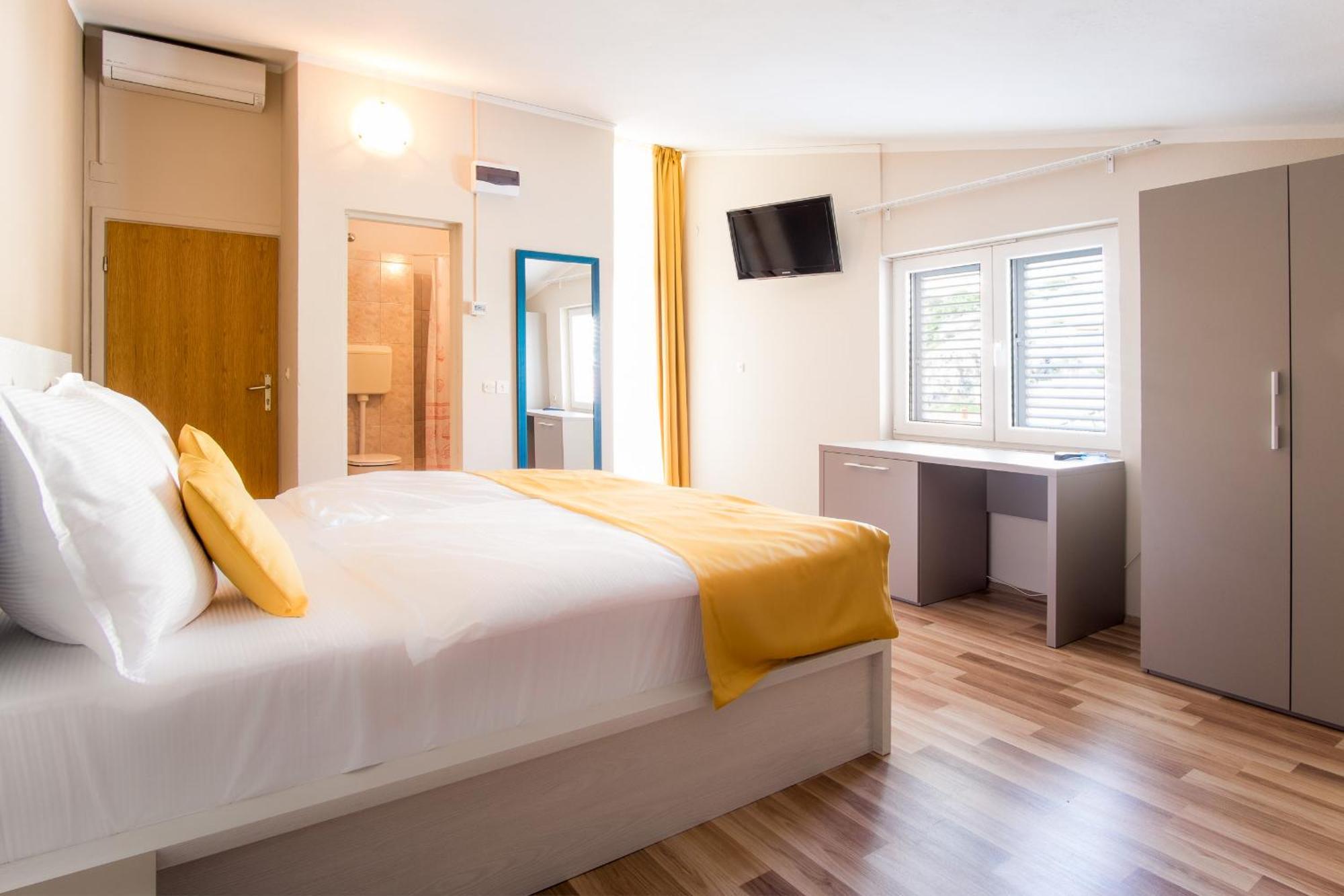 Rooms Nadia Stara Baška Quarto foto